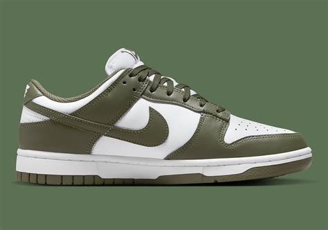 Nike low medium olive